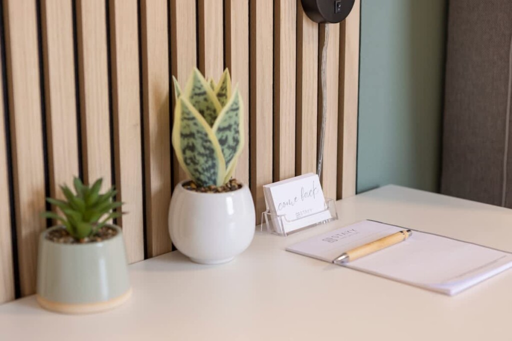 3b3b09e3 ab4e 48 j5UZF