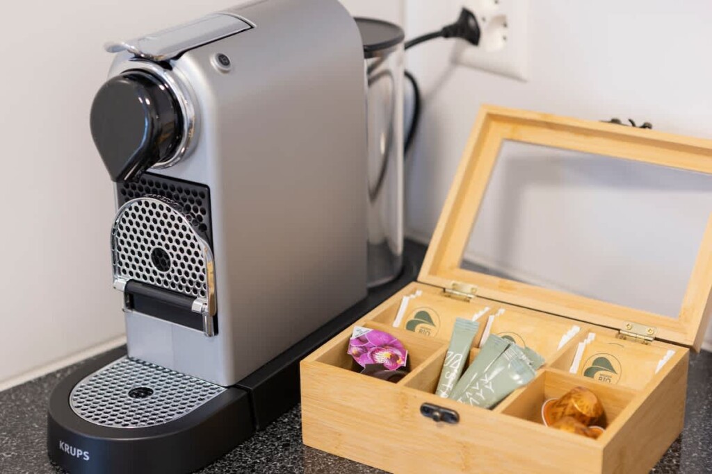 ca8254db 804c 4f z GbD