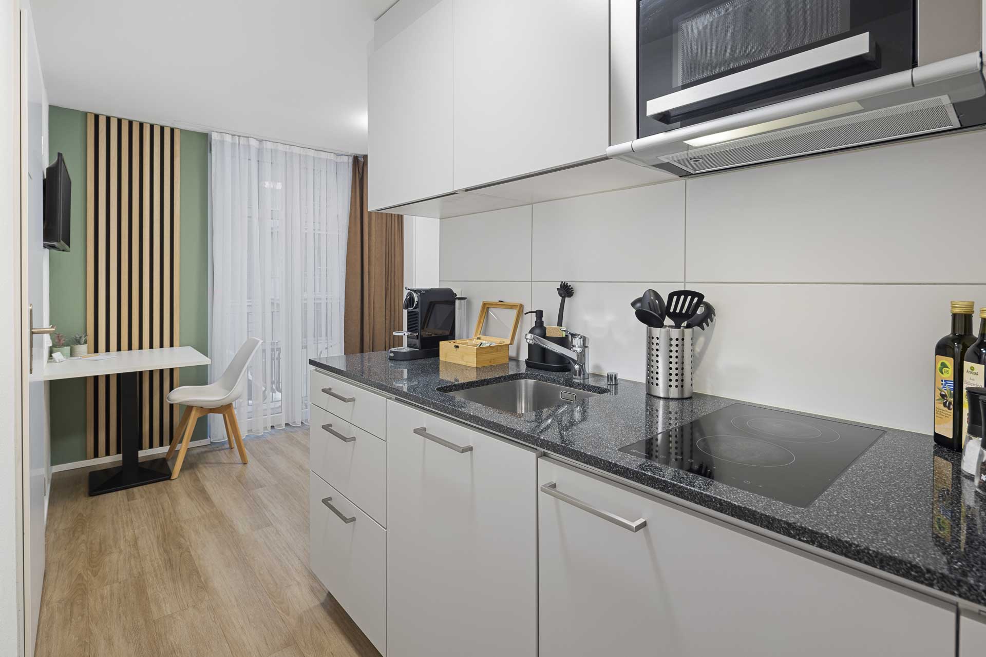 ZRH AUS EZ Standard 102 web (1 von 26)